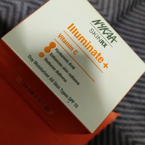 Nykaa SkinRx Illuminate + Vit C Moisturizer