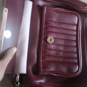 MAROON WITH GOLDEN BORDERED SLING BAG!!!! ❤️