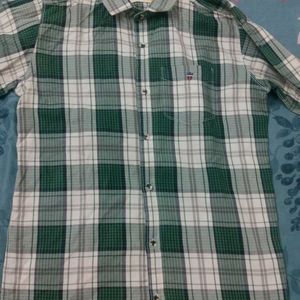 A Brilliant Men's Shirt(M) With Green & Grey Color