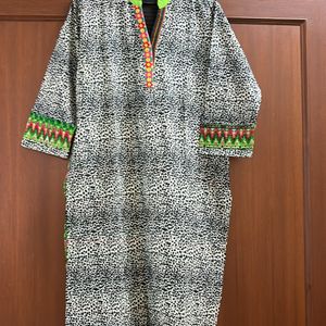 Women Kurta - Green Back