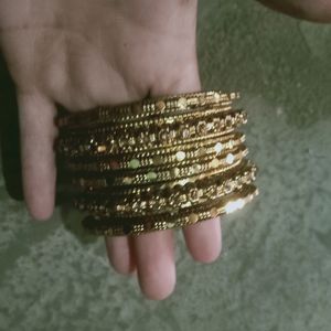 4 Bangles Set Like New