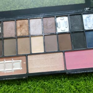 3 In 1Eyeshadow Palette