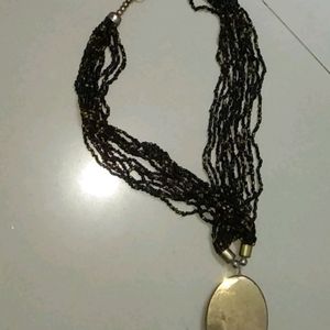 Beautiful Black Pendant blac Beads Necklace