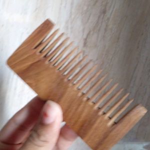 FREE BAG 🛍️ WITH WOOD HAIR COMB