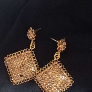 Golden Earrings With Stone Work