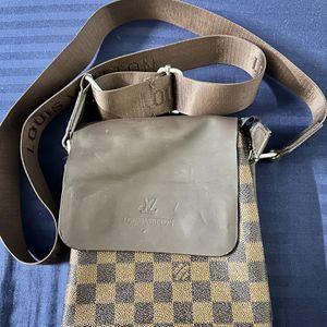 Louis Vuitton  Unisex Sling Bag
