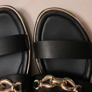 Price Drop ALDO: Black Flats