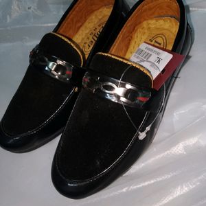 Vetvet Shoe For Boys