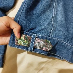 Forever 21 Dupe Printed Fitted Crop Denim Jacket🧥