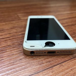 iPhone 5s In Ok Condition The Display Is Broken