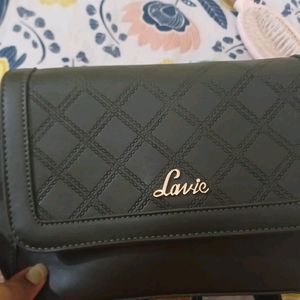 Lavie sling bag