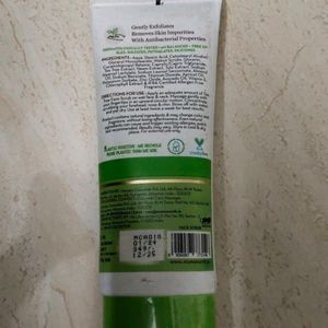 Mamaearth Green Tea scrub