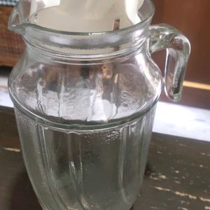 Yera Glass Jug With Lid