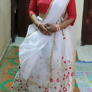 Floral White Lehanga With Dupatta