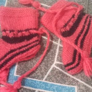 Baby Socks 5 Pair And 1 Mitten