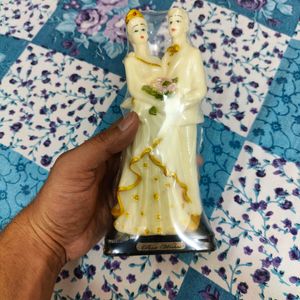 Loving Couple Statue Figurine Showpiece (8 inches)