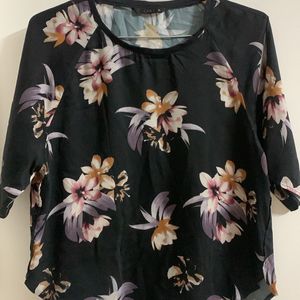 ONLY floral Black boxy Top