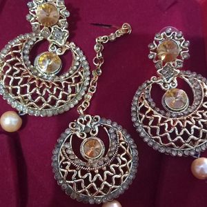 Golden Colour Earrings With Mangtika