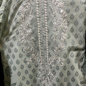 Beautiful Pakistani Kurta With Dupatta