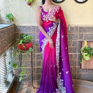 I Am Selling Crush Fabric Saree With Work