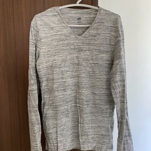 H&M - V-Neck Strechable Shirt