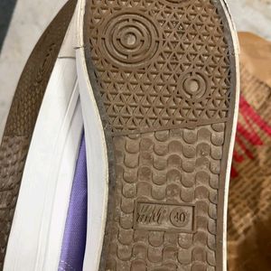 H&M LAVENDER CANVAS SNEAKERS SIZE UK7