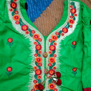 Simple Straight Thread Kurti