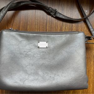 CAPRESE Sling Bag-multipocketed, Spacious 4 Women