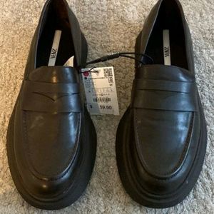 Price Drop!! ZARA Loafer Brown.