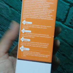 The Dermaco 1%hyaluronic  Sunscreen