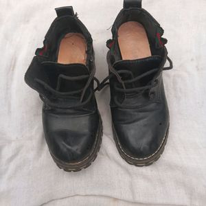 Black Shoe