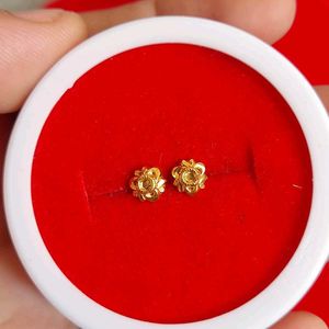 Beautiful New Flower Desine Studs