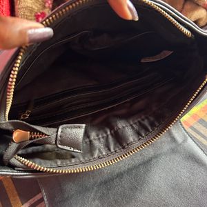 Van Heusen Black Sling Bag