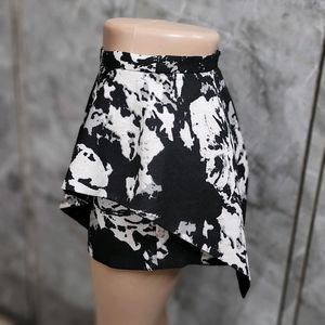 Black White Printed Short Cum Skirt