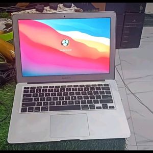 Apple Macbook