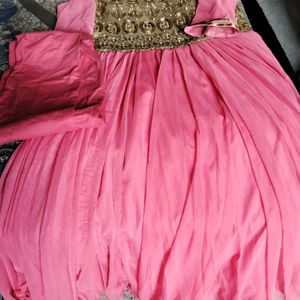 Pink Gown. Used Only 3 Time. Shadi M Use Kiya H Bs