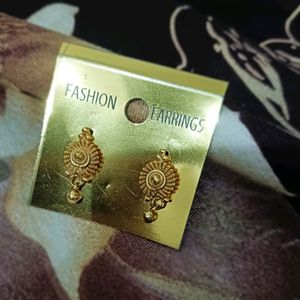 Golden stud Earings