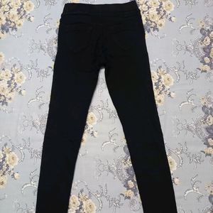 Like-New Stretchable Black Pants