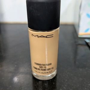 Original MAC Foundation NC20💕😍 Full Size