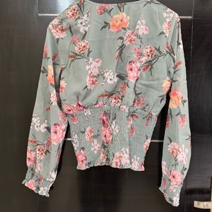 V neck beautiful floral party top