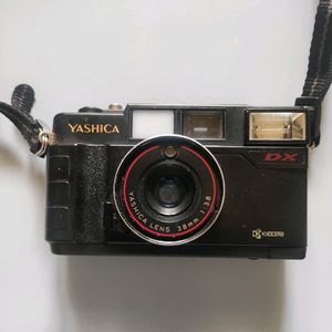 Yashica Mf-2 Super DX Camera