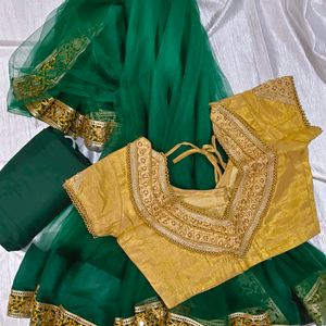 🔥SALE🔥 Green Net Saree - Fullset New✨