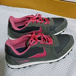 Grey-pink Sports Shoes