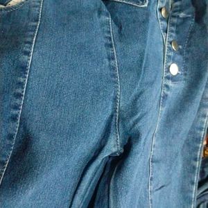 I Am Selling Jeans