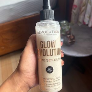 Makeup Revolution Body Glow Illuminating Spray