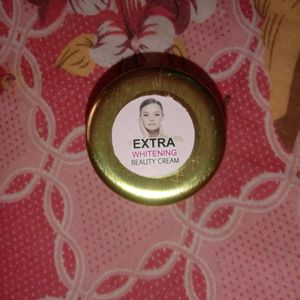 AMR EXTRA WHITENING CREAM FOR SKIN LIGHTENING