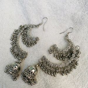 2 pairs Silver Earrings