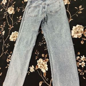 Heavily  Washed Distress Korean Straight Fit Jeans