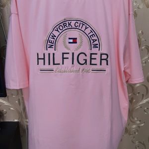 Unisex Tommy Hilfiger Tshirt In XXL Size