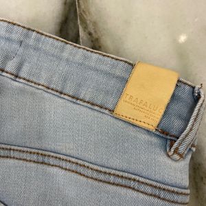 Price Drop 🌷ZARA TRF High Waist Jeans Size Euro34